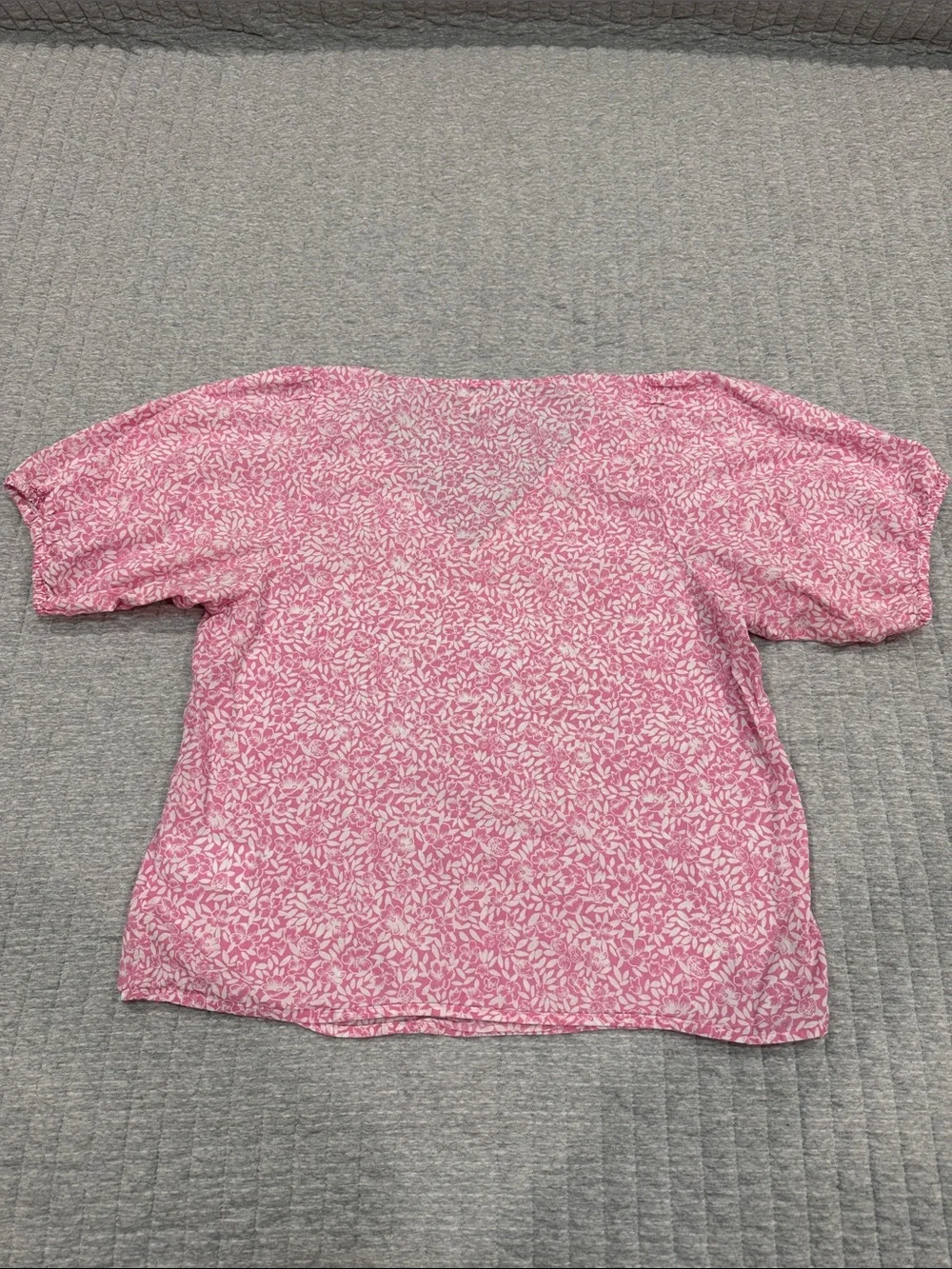 J. Crew 100% cotton puff sleeve v neck pink & white floral print blouse Sz S